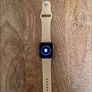 Series 3 Apple Watch (rose gold)